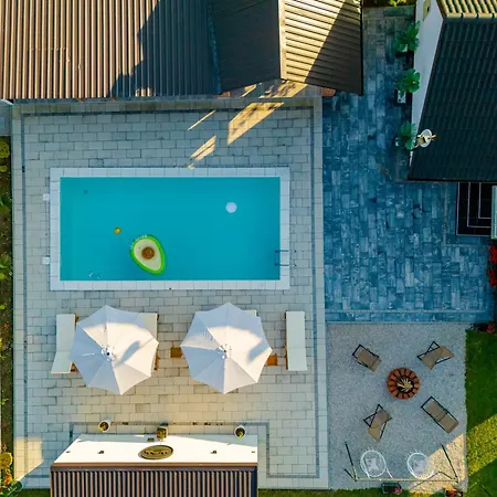 Odmaraliste Paradise14 - Private With Heated Pool & Jacuzzi Casa de Férias