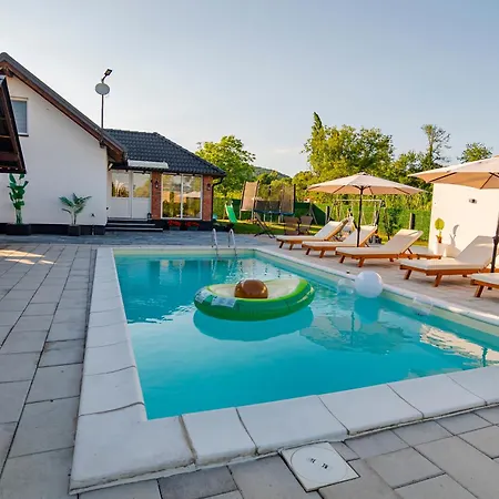Casa de Férias Odmaraliste Paradise14 - Private With Heated Pool & Jacuzzi *